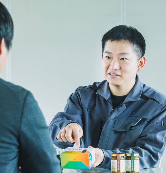 先輩社員R.Oさんのメインビジュアル